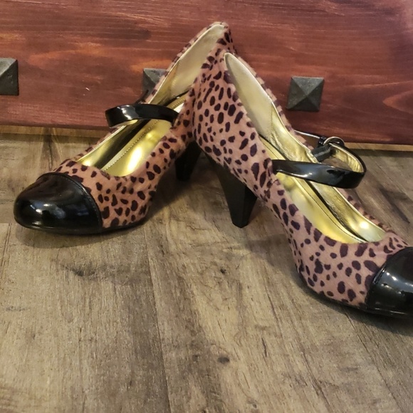 Cute Black and Leopard Mary Janes - Picture 2 of 3